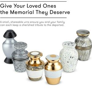 Beautiful crafted set of small Urns